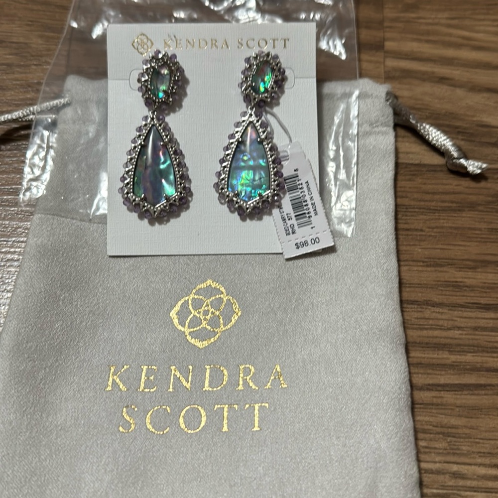 Kendra scott earrings new